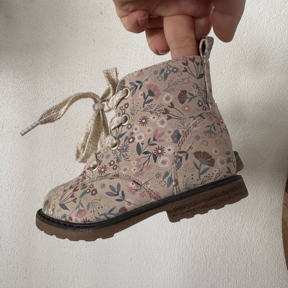 Cat & Jack Other - Cat and Jack Floral Boots 7C
